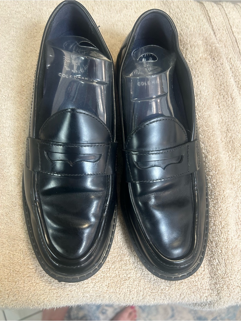 COLE HAAN PINCH WOMENS black leather penny loafers. Size 7.5.  EUC
